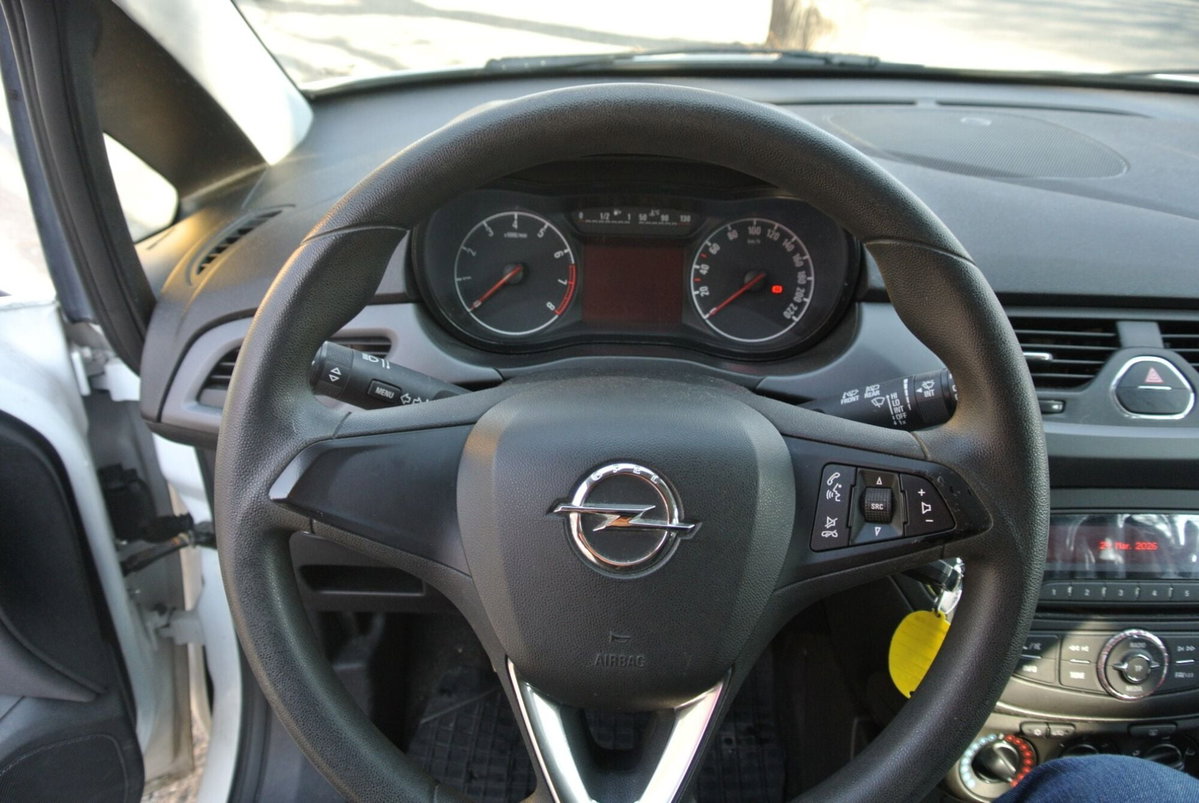 Opel Corsa Coupé 1.4 90CV GPL Tech n-Joy (12)