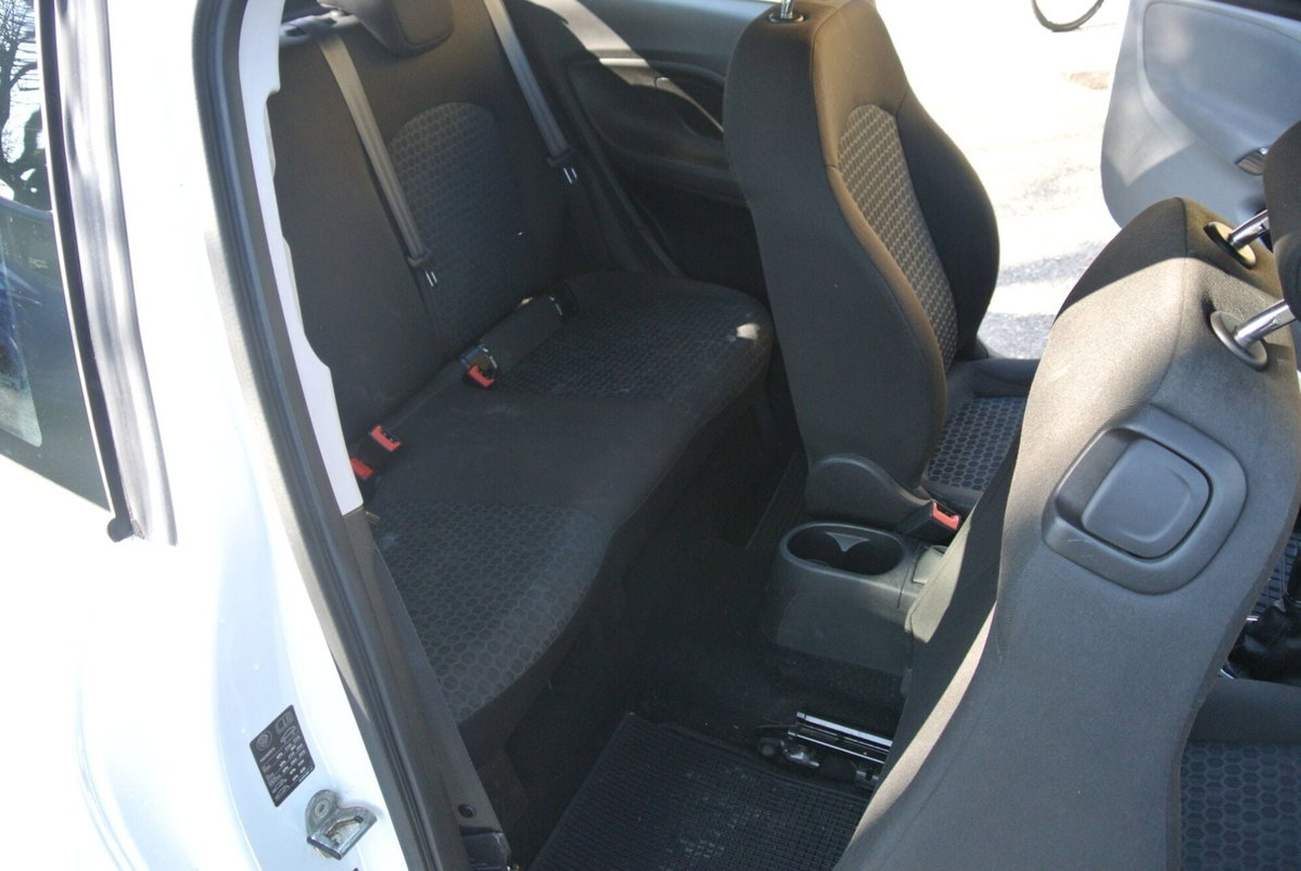Opel Corsa Coupé 1.4 90CV GPL Tech n-Joy (16)