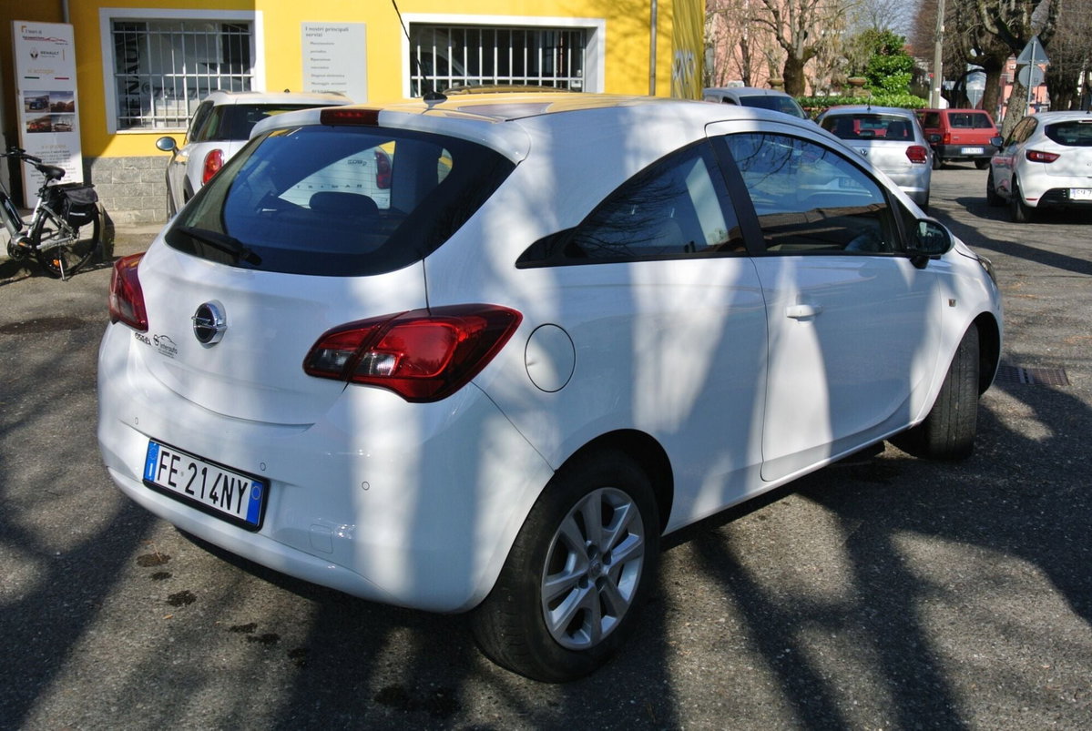 Opel Corsa Coupé 1.4 90CV GPL Tech n-Joy (7)