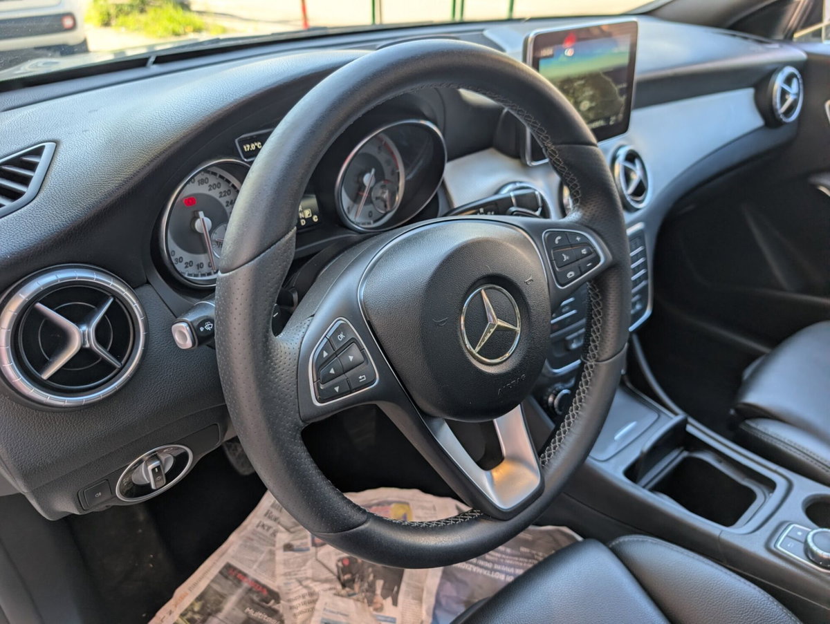 Mercedes-Benz CLA 200 d Automatic Premium (10)