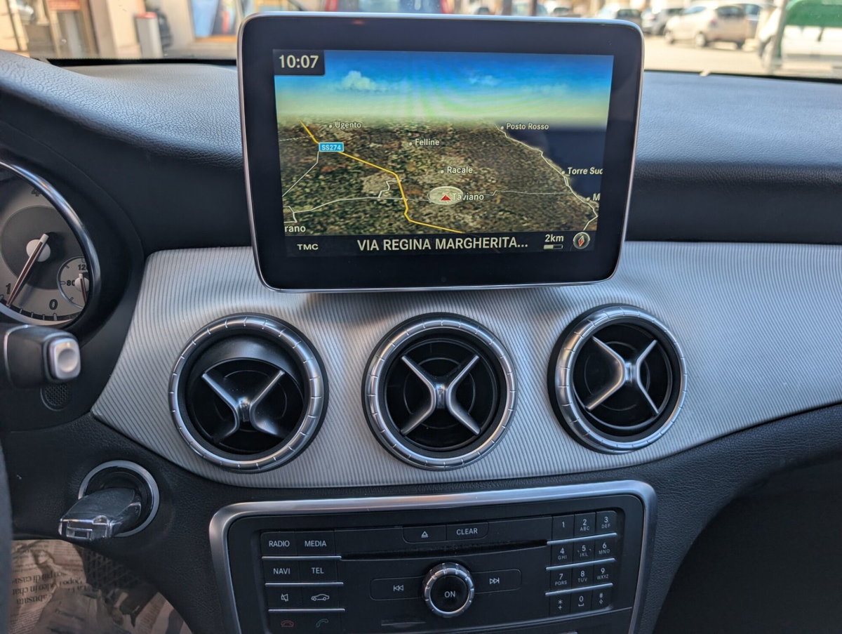 Mercedes-Benz CLA 200 d Automatic Premium (17)