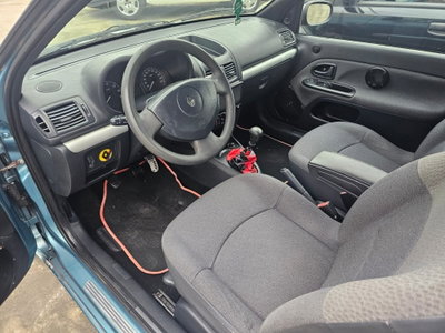 Renault Clio 1.2 cat 3 porte Confort Authentique (10)