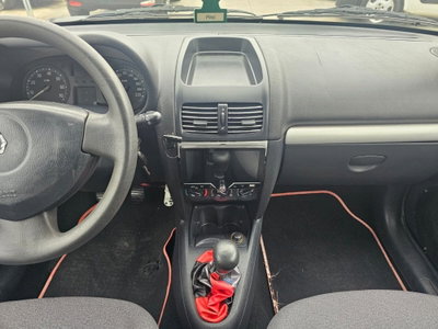 Renault Clio 1.2 cat 3 porte Confort Authentique (8)