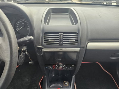 Renault Clio 1.2 cat 3 porte Confort Authentique (9)