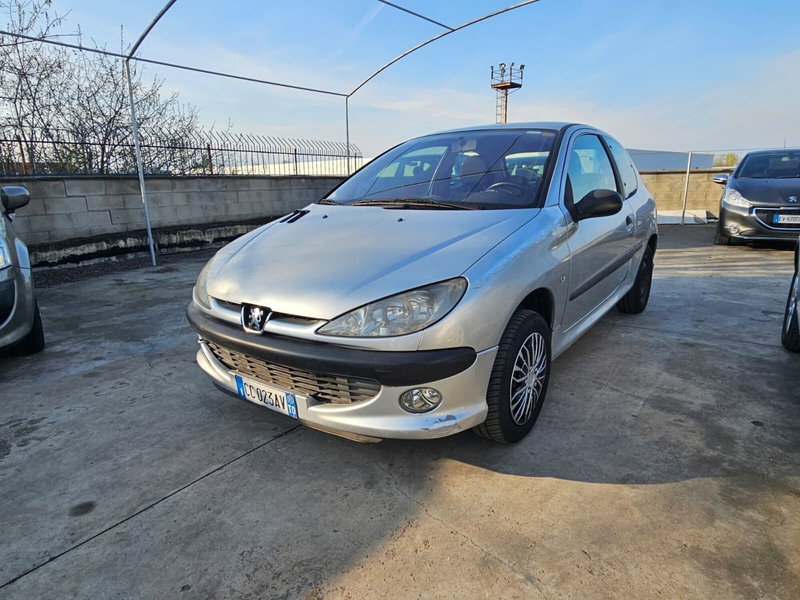 Peugeot 206 3p. aut. XT