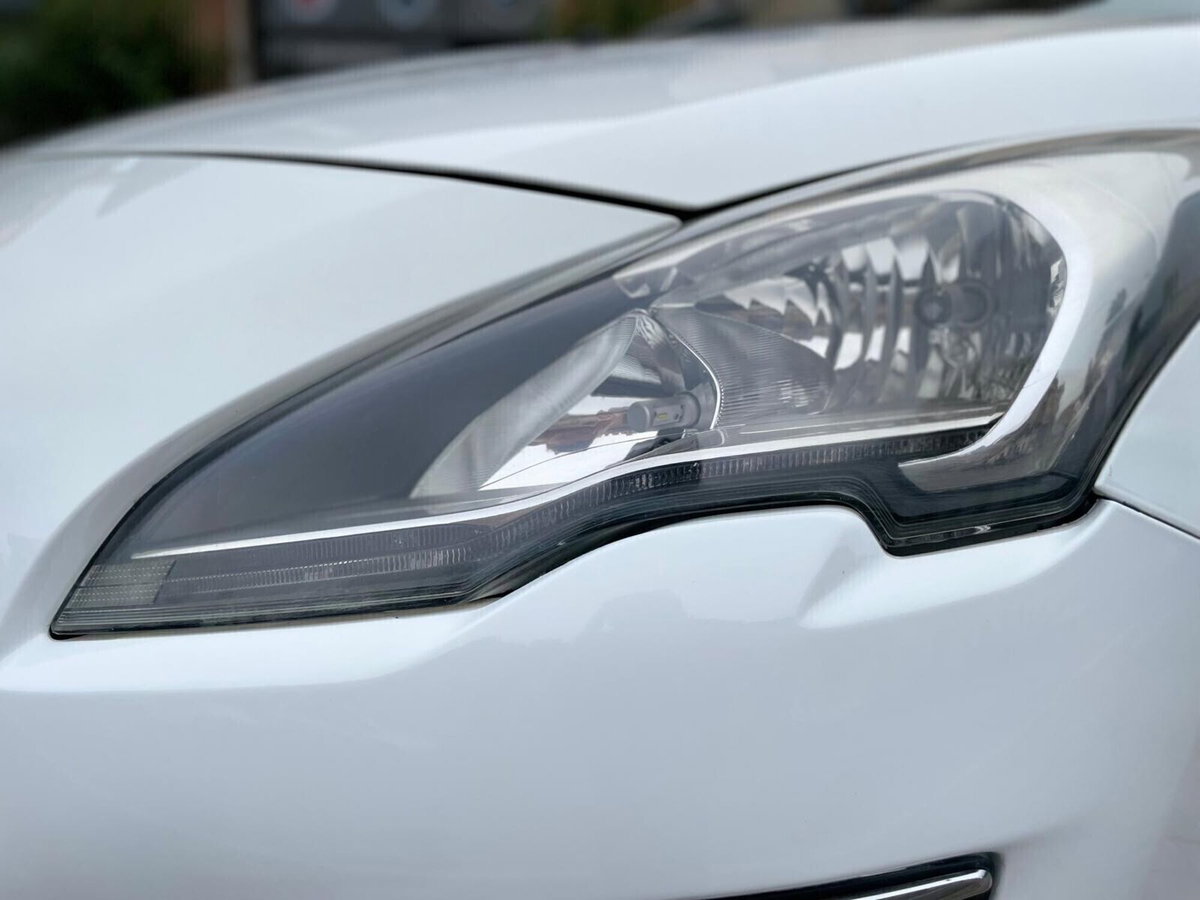 Peugeot 3008 1.6 HDi 115CV Business (10)