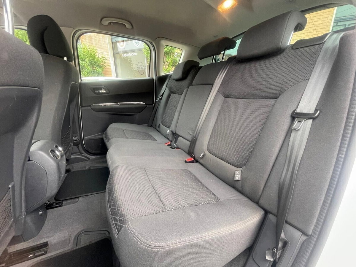 Peugeot 3008 1.6 HDi 115CV Business (12)