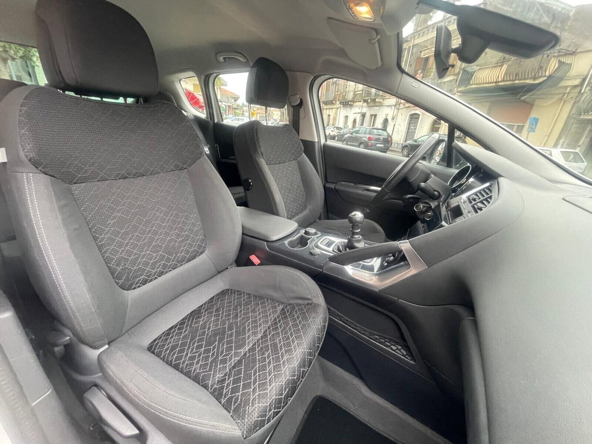 Peugeot 3008 1.6 HDi 115CV Business (13)