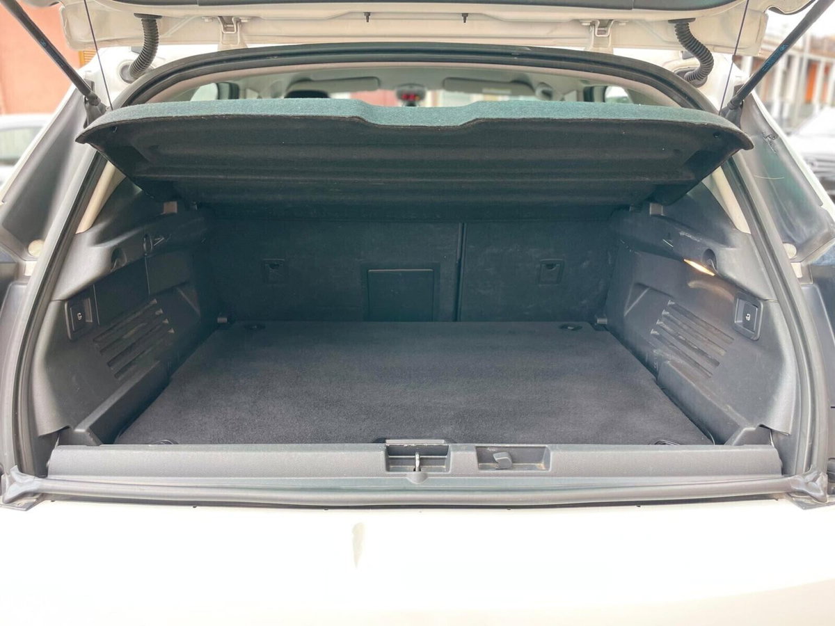 Peugeot 3008 1.6 HDi 115CV Business (14)