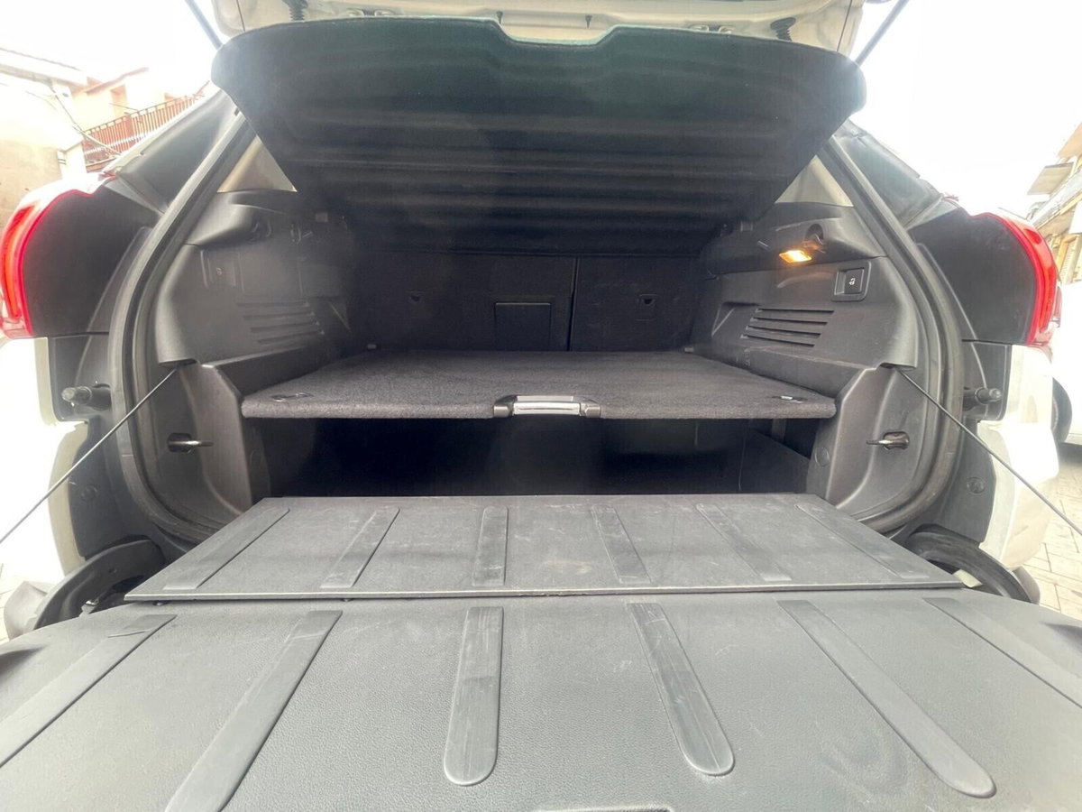 Peugeot 3008 1.6 HDi 115CV Business (15)