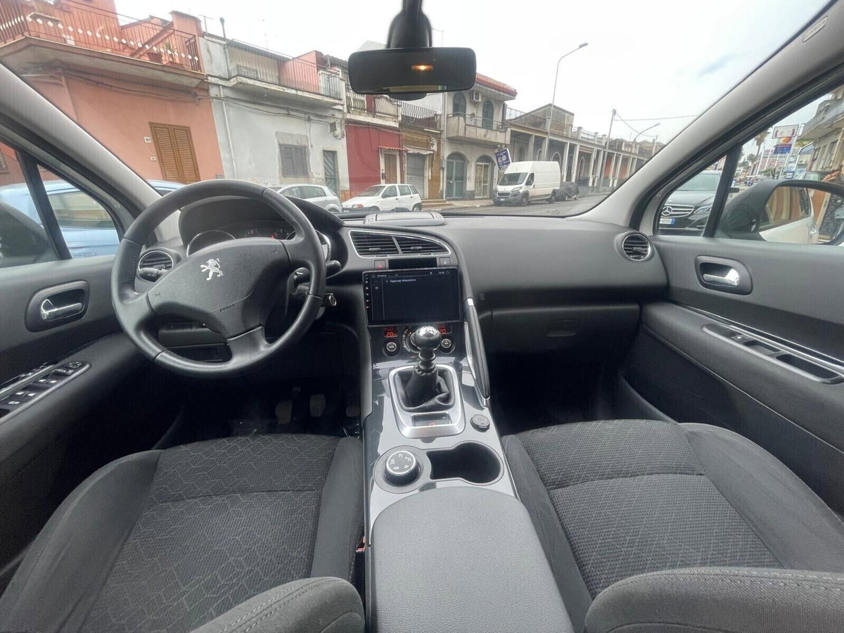 Peugeot 3008 1.6 HDi 115CV Business (16)
