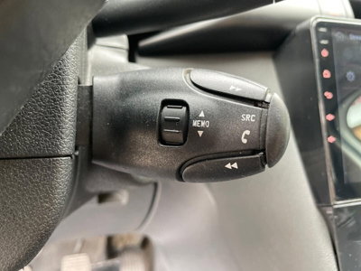 Peugeot 3008 1.6 HDi 115CV Business (20)