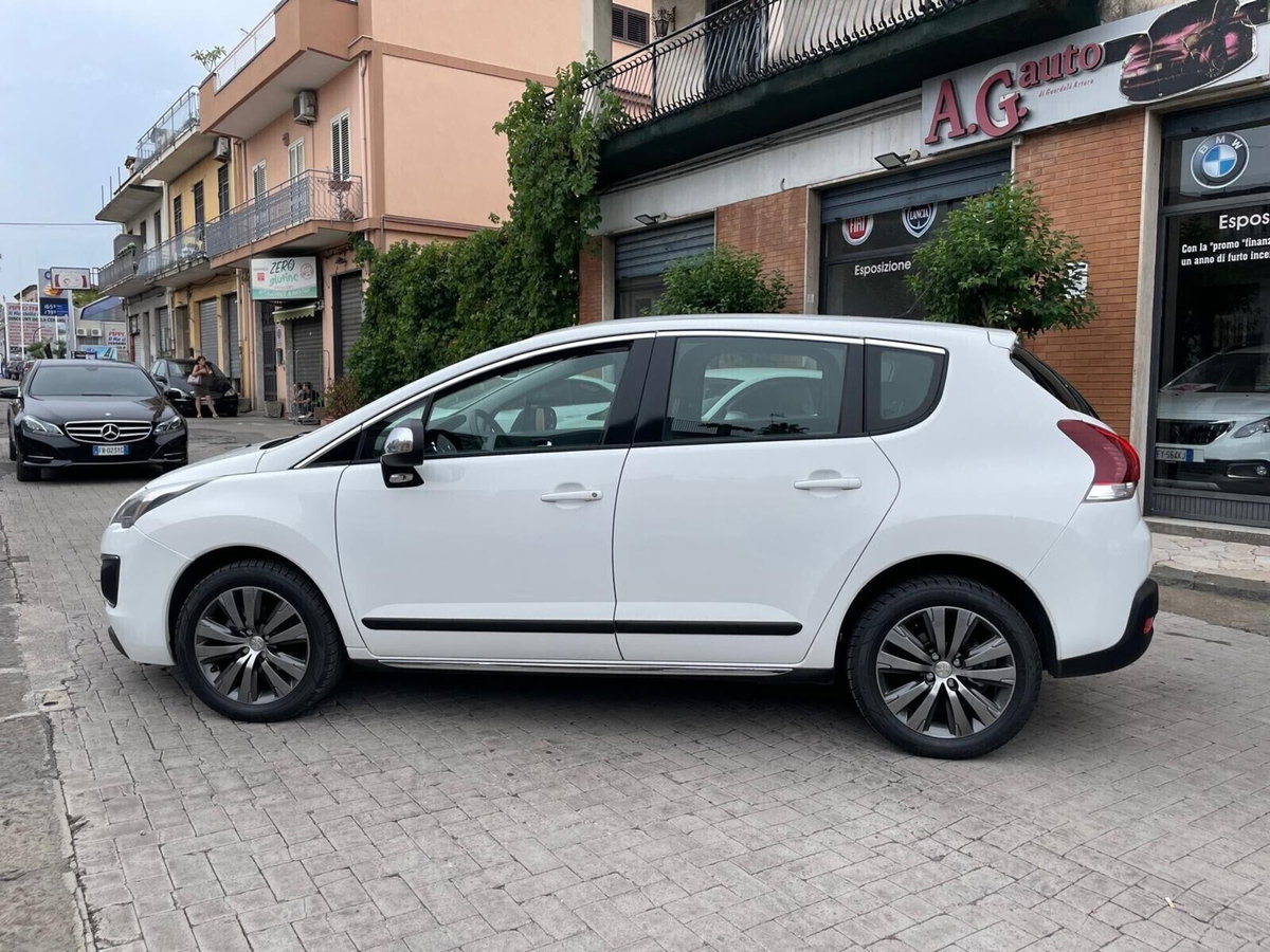 Peugeot 3008 1.6 HDi 115CV Business (9)
