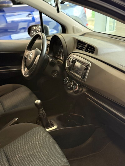 Toyota Yaris 1.0 5 porte Active (13)