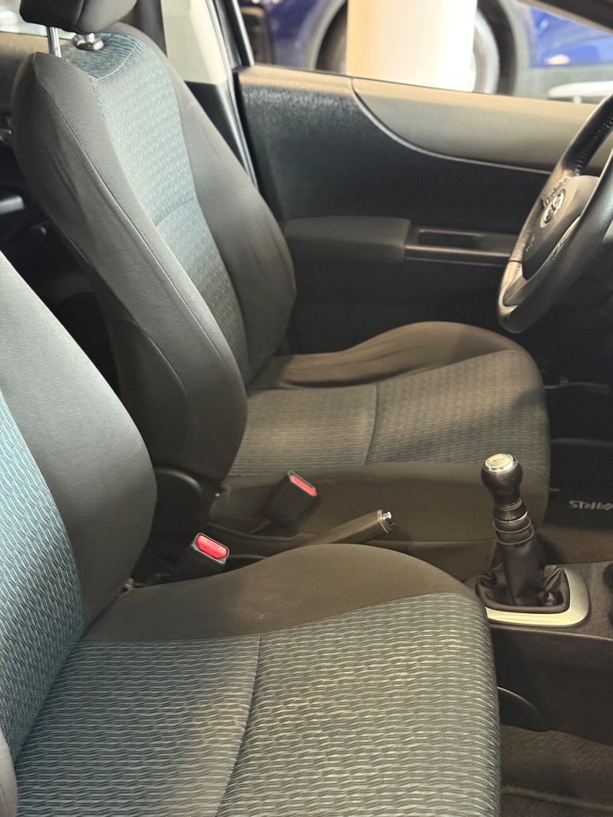 Toyota Yaris 1.0 5 porte Active (14)