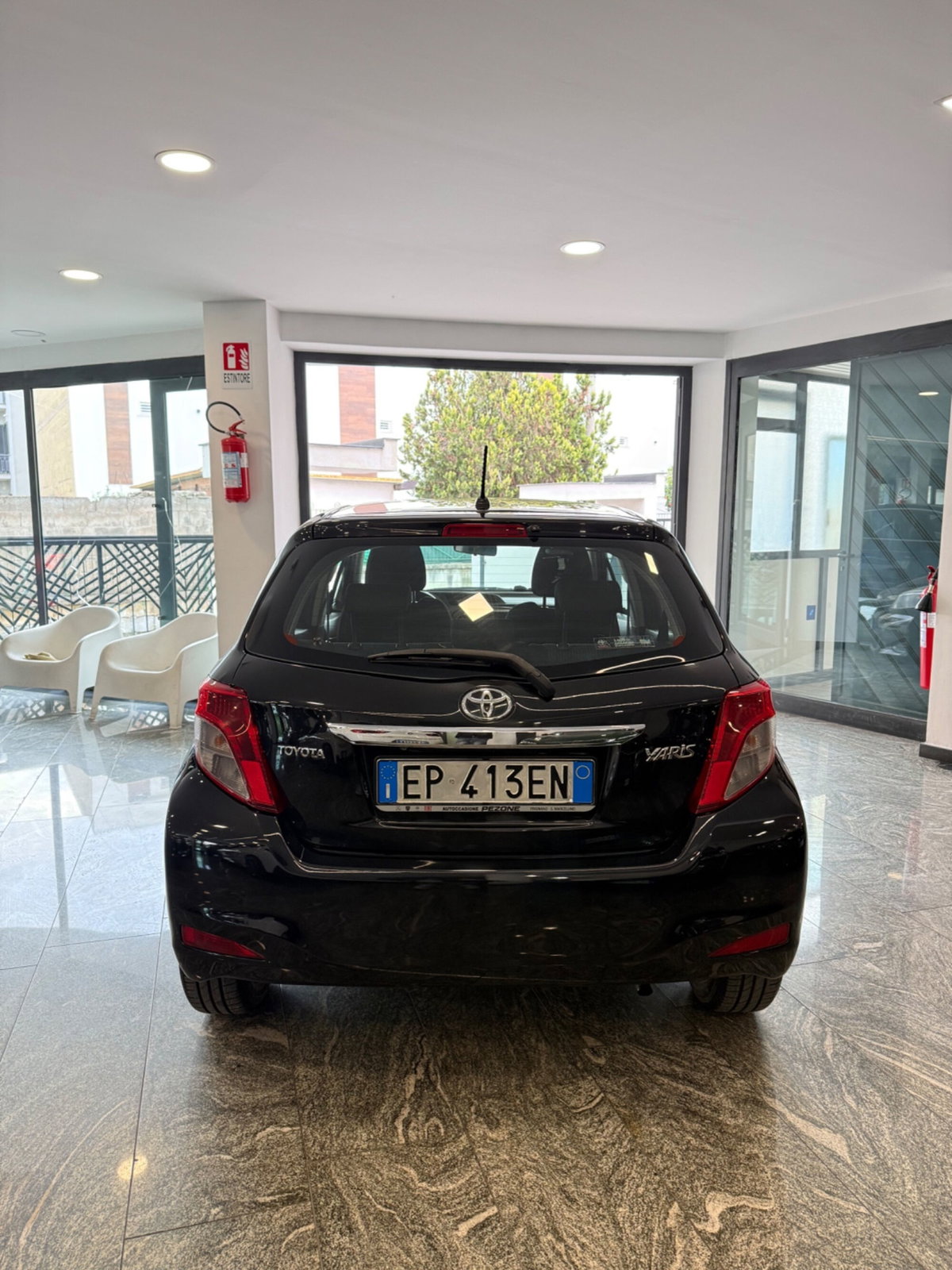 Toyota Yaris 1.0 5 porte Active (5)
