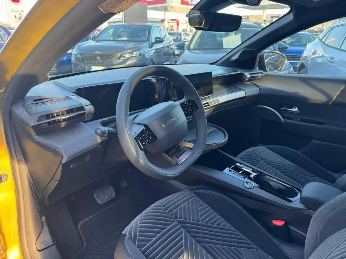 Lancia Ypsilon 51kWh LX (7)