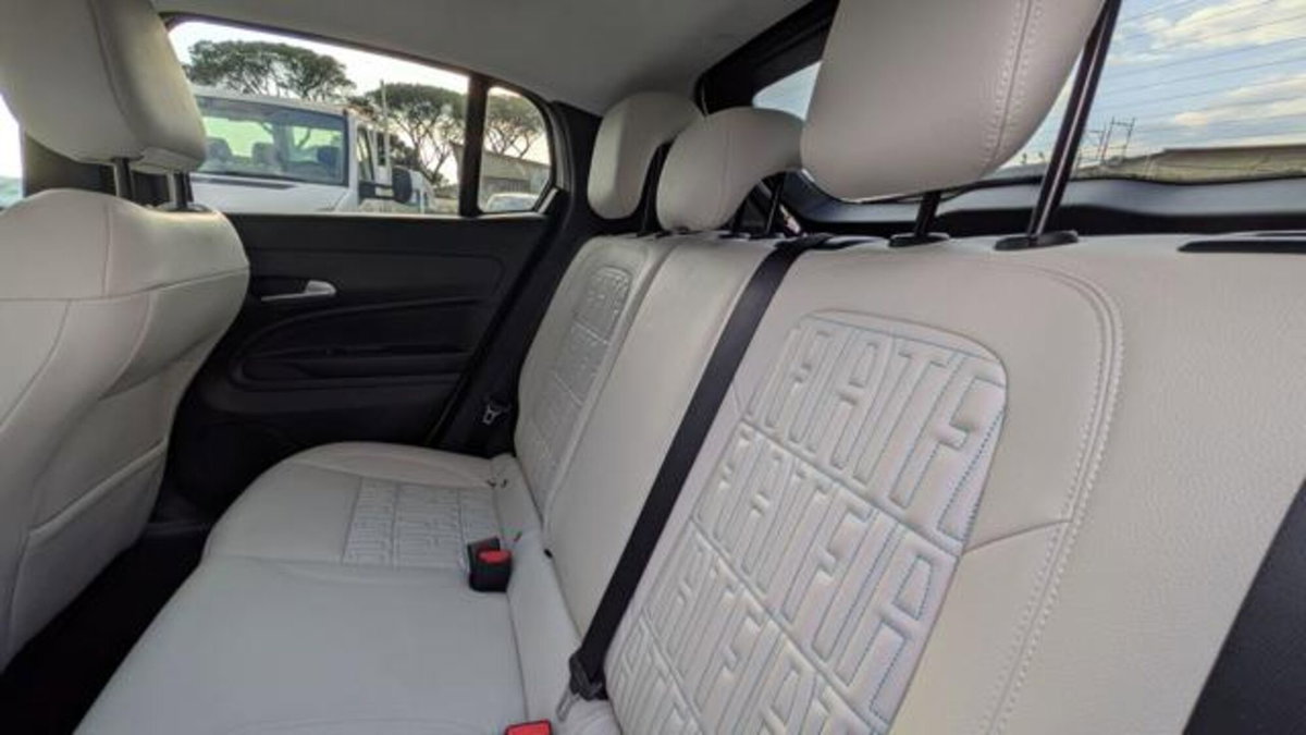 Fiat 600 1.2 hybrid La Prima II 110cv auto (14)