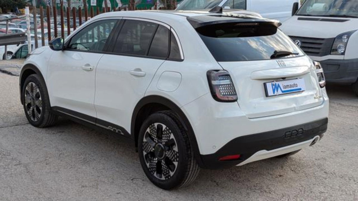 Fiat 600 1.2 hybrid La Prima II 110cv auto (4)