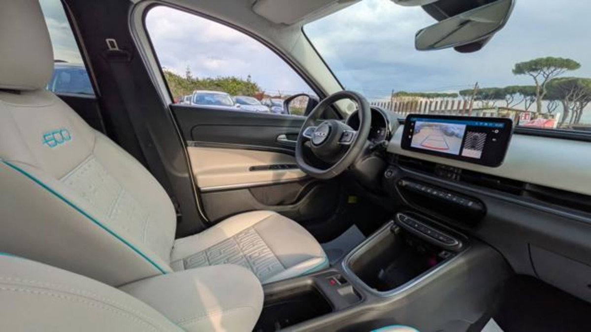 Fiat 600 1.2 hybrid La Prima II 110cv auto (13)