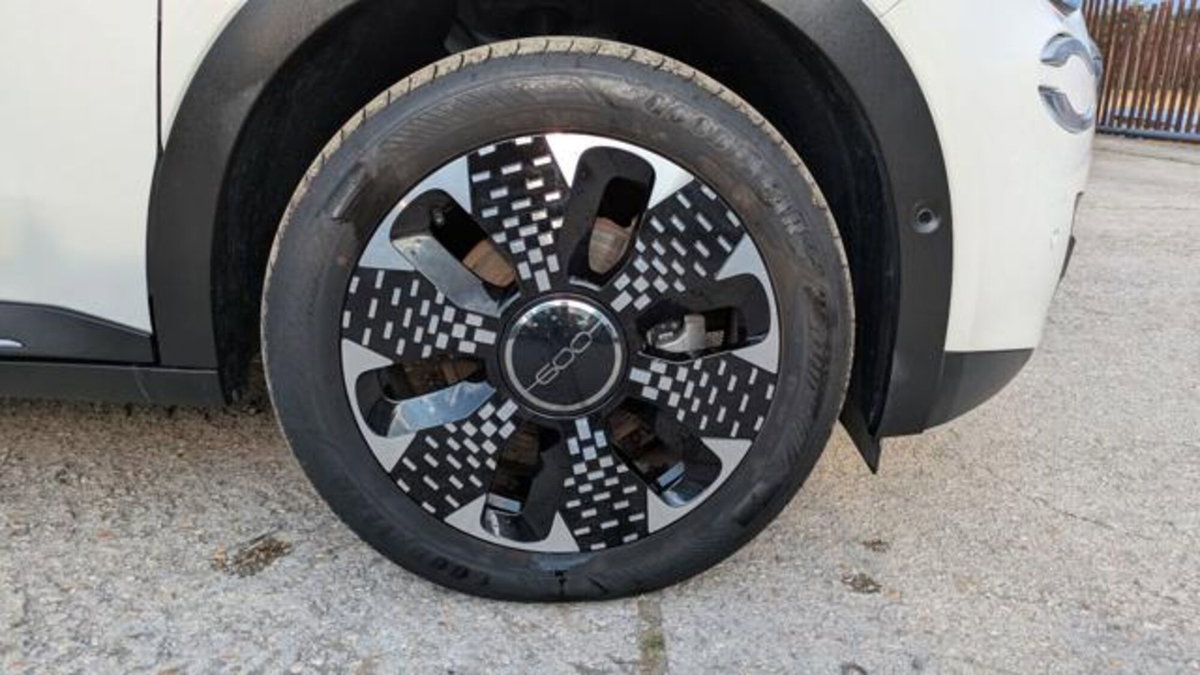 Fiat 600 1.2 hybrid La Prima II 110cv auto (15)