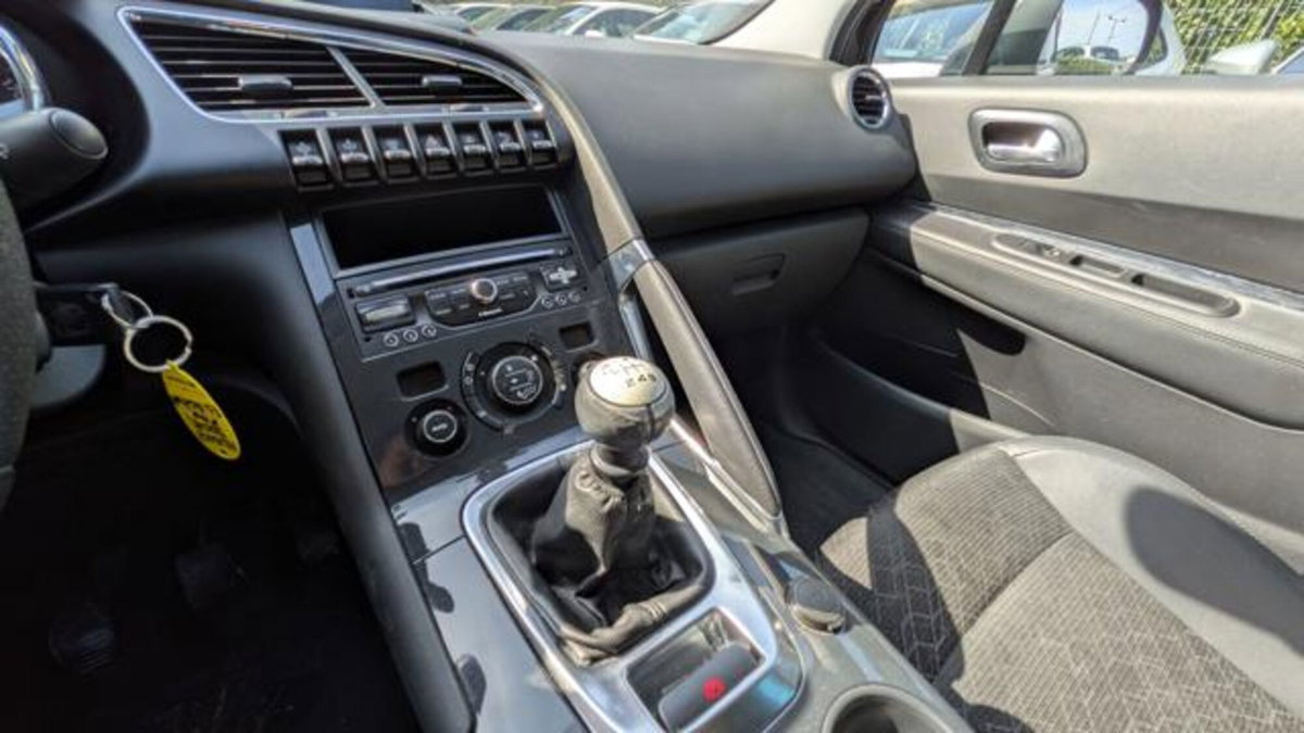 Peugeot 3008 BlueHDi 120 S&S Allure (11)