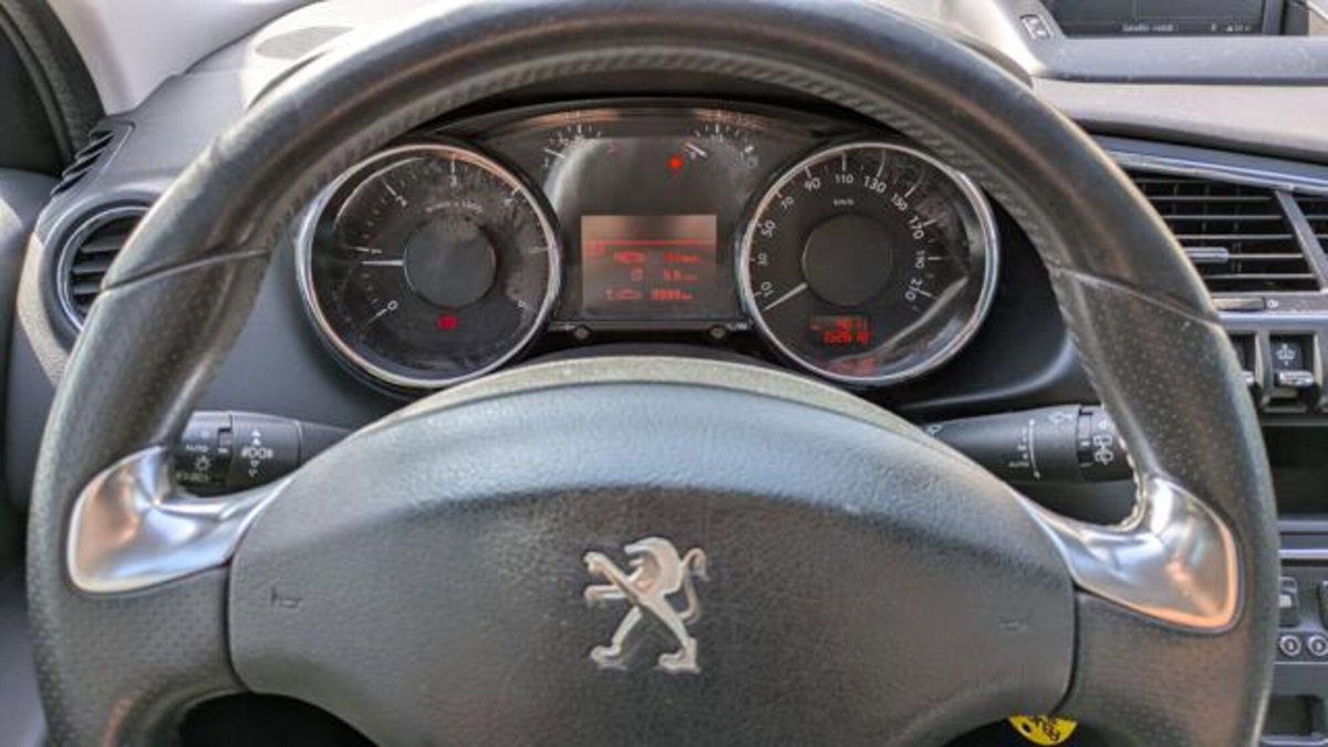 Peugeot 3008 BlueHDi 120 S&S Allure (9)