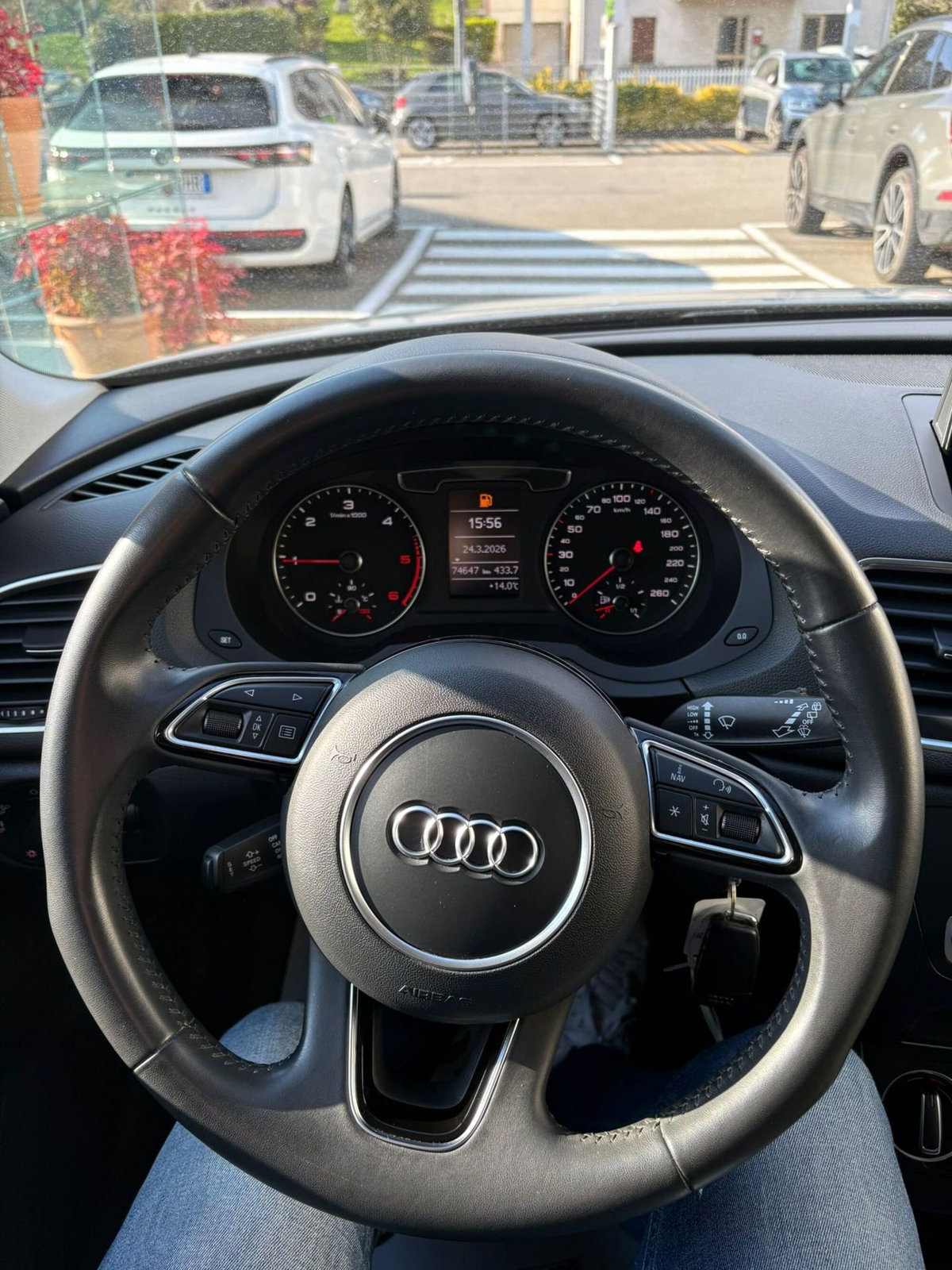 Audi Q3 2.0 TDI 120 CV Business (14)