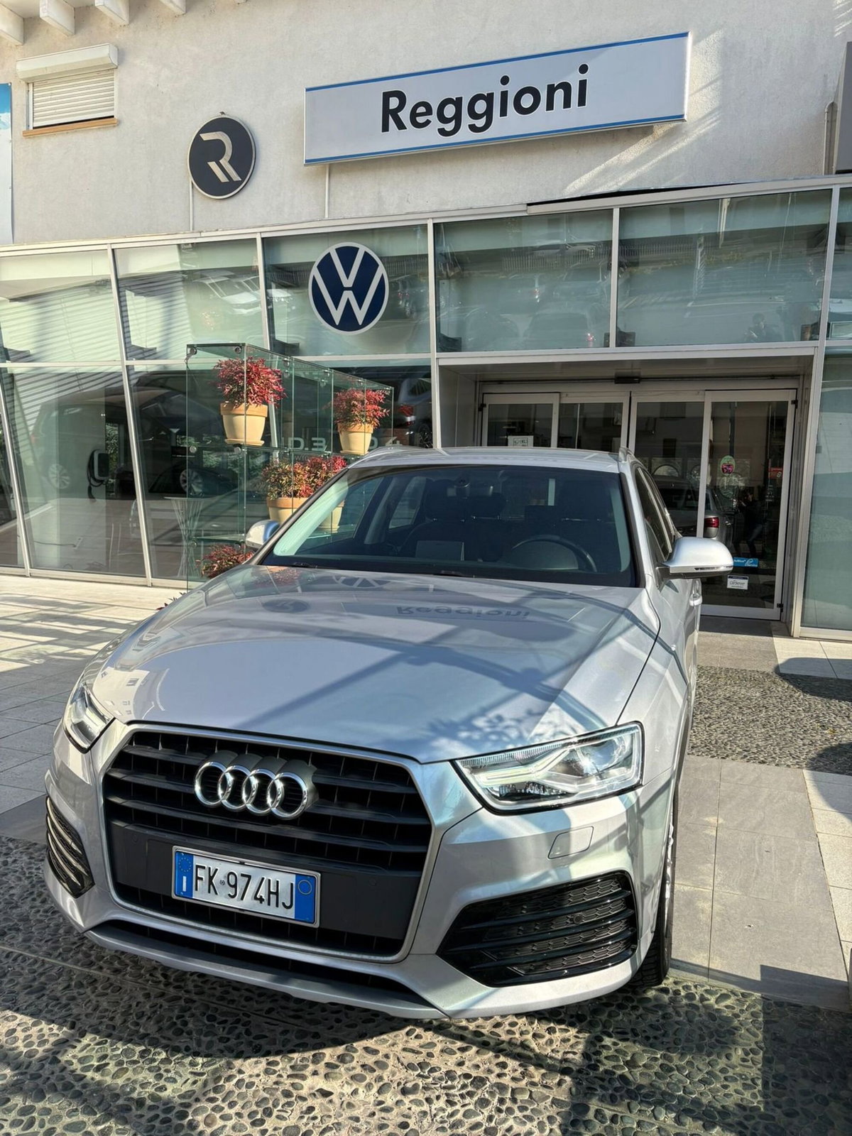 Audi Q3 2.0 TDI 120 CV Business (3)