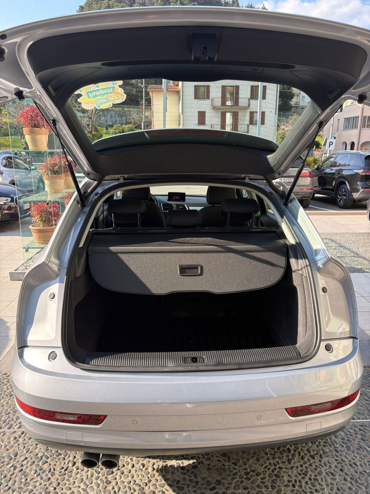 Audi Q3 2.0 TDI 120 CV Business (7)