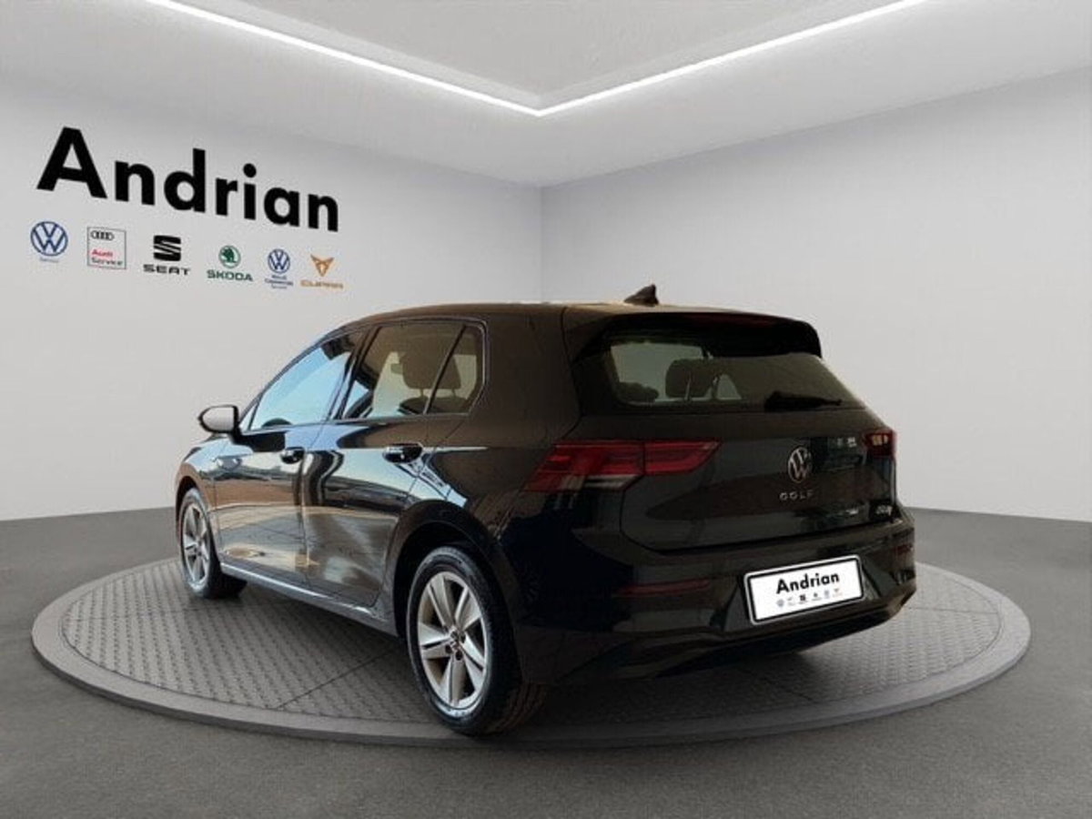 Volkswagen Golf 1.0 eTSI EVO DSG Life (2)