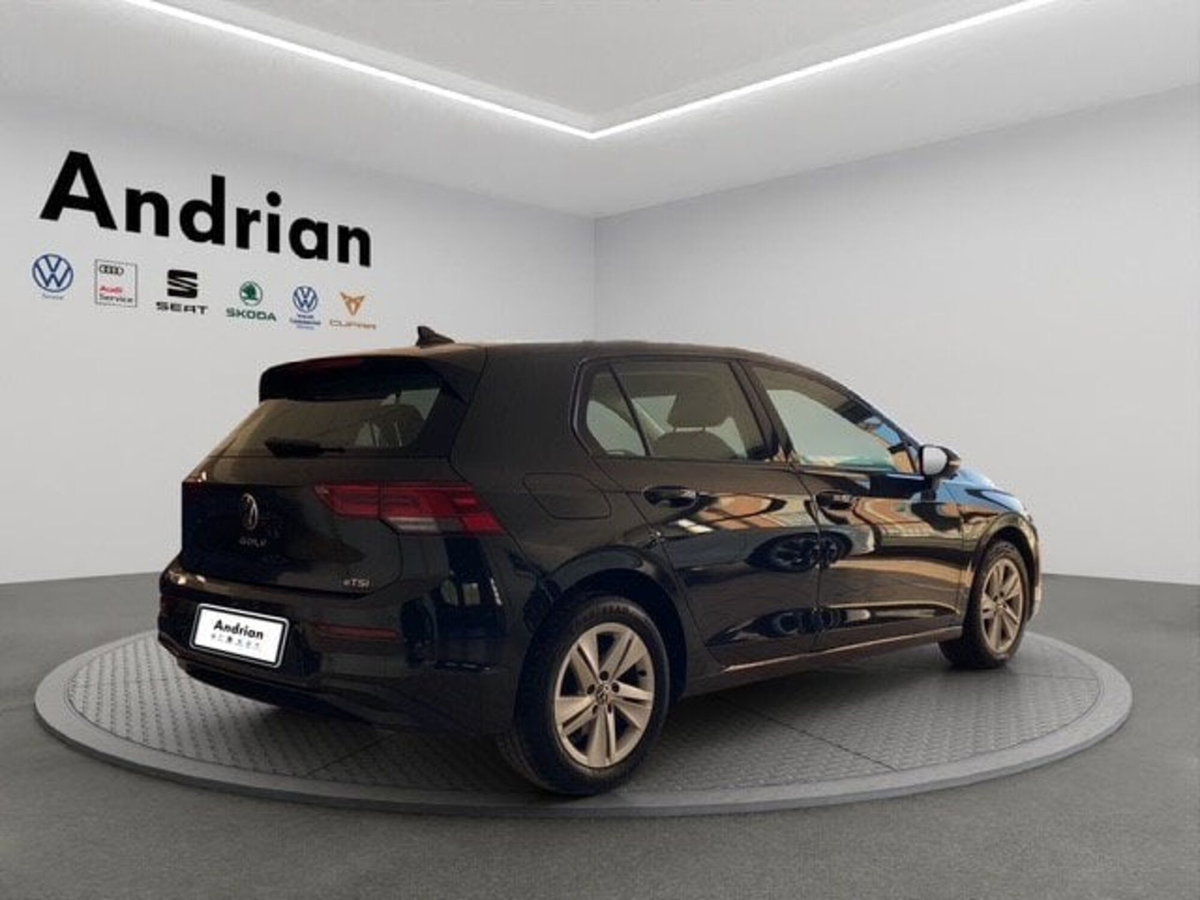 Volkswagen Golf 1.0 eTSI EVO DSG Life (3)