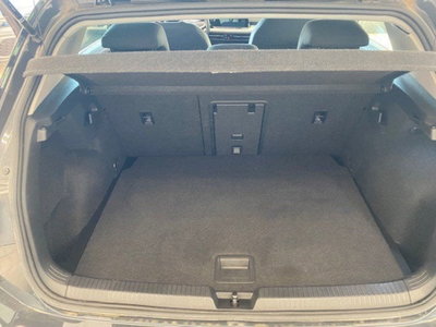 Volkswagen Golf 1.0 eTSI EVO DSG Life (9)