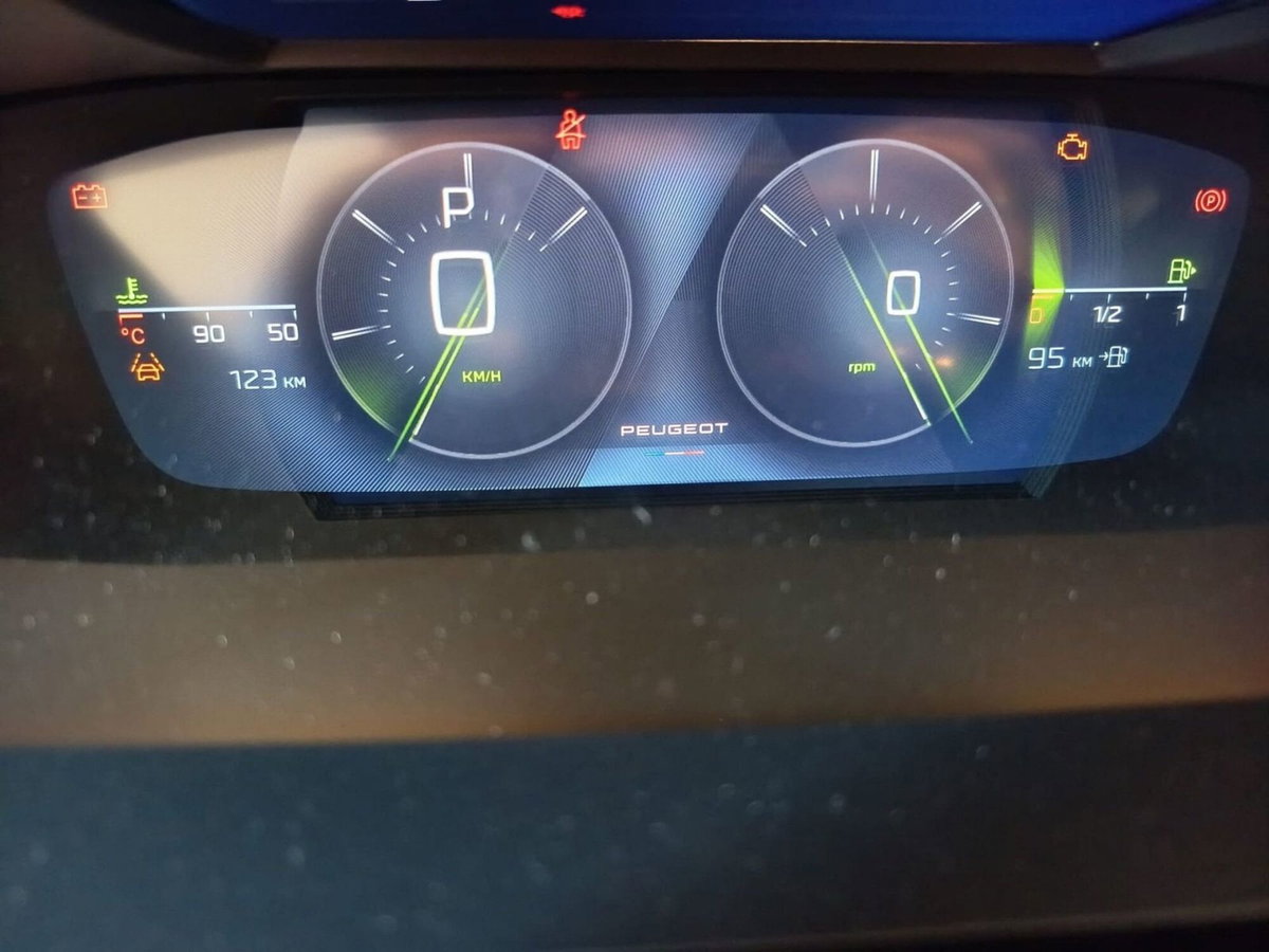 Peugeot 308 SW BlueHDi 130 S&S EAT8 GT Pack (6)