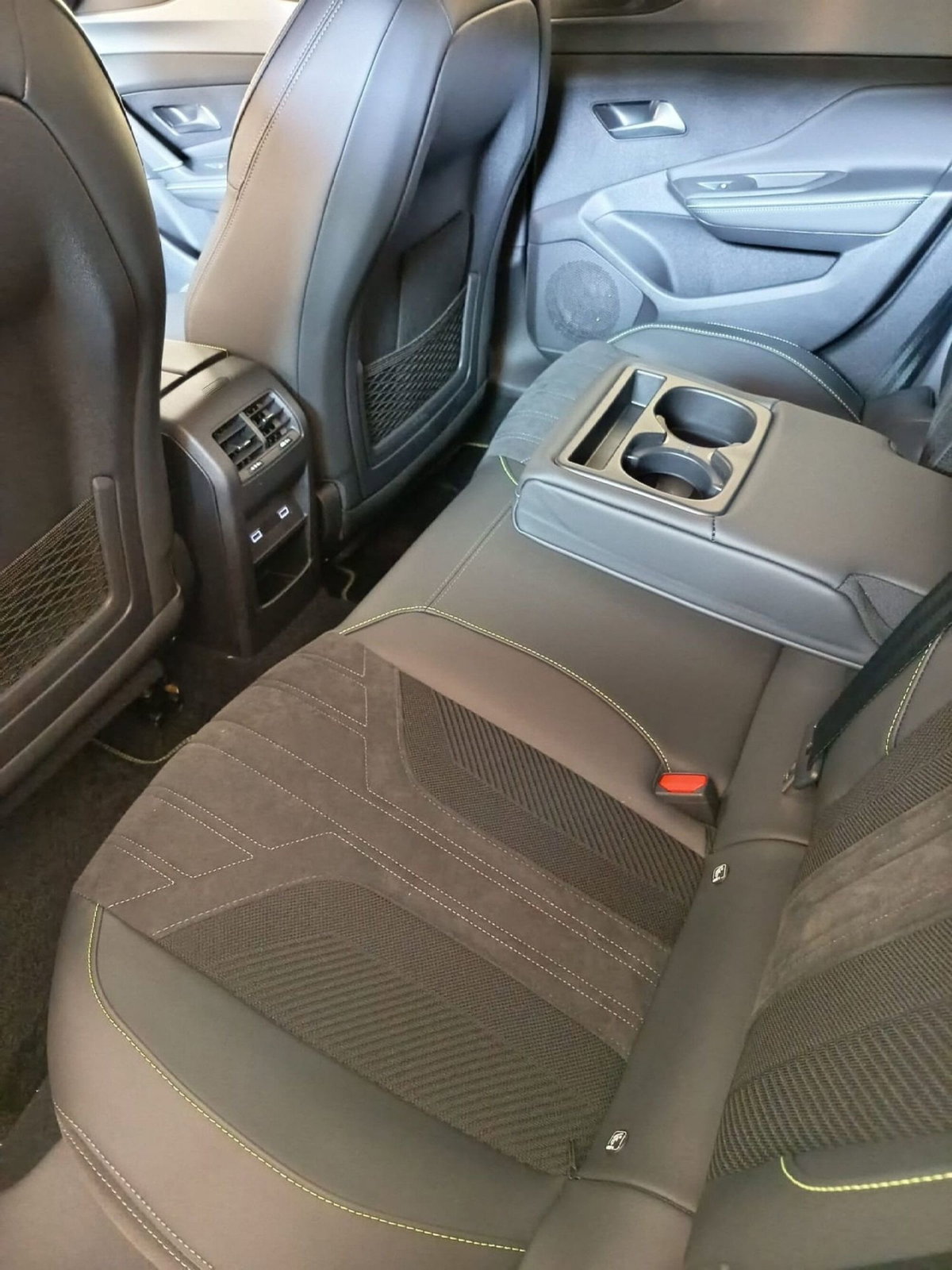 Peugeot 308 SW BlueHDi 130 S&S EAT8 GT Pack (9)
