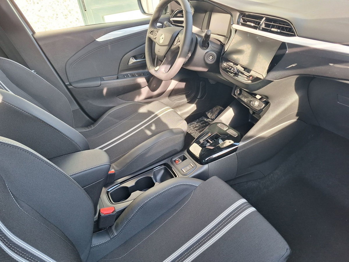 Opel Corsa 1.2 100 CV GS Line (9)