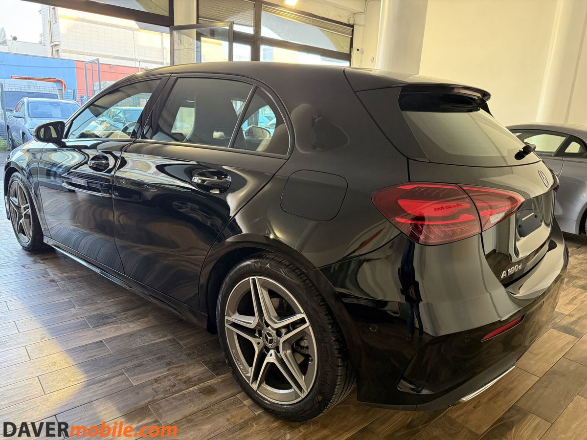 Mercedes-Benz Classe A 180 d Premium (4)