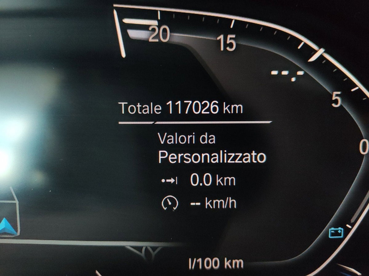BMW Serie 8 Coupé 840d 48V xDrive (10)