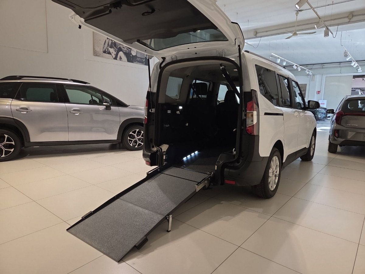 Ford Tourneo Courier 1.0 ecoboost 125cv Titanium powershift (14)