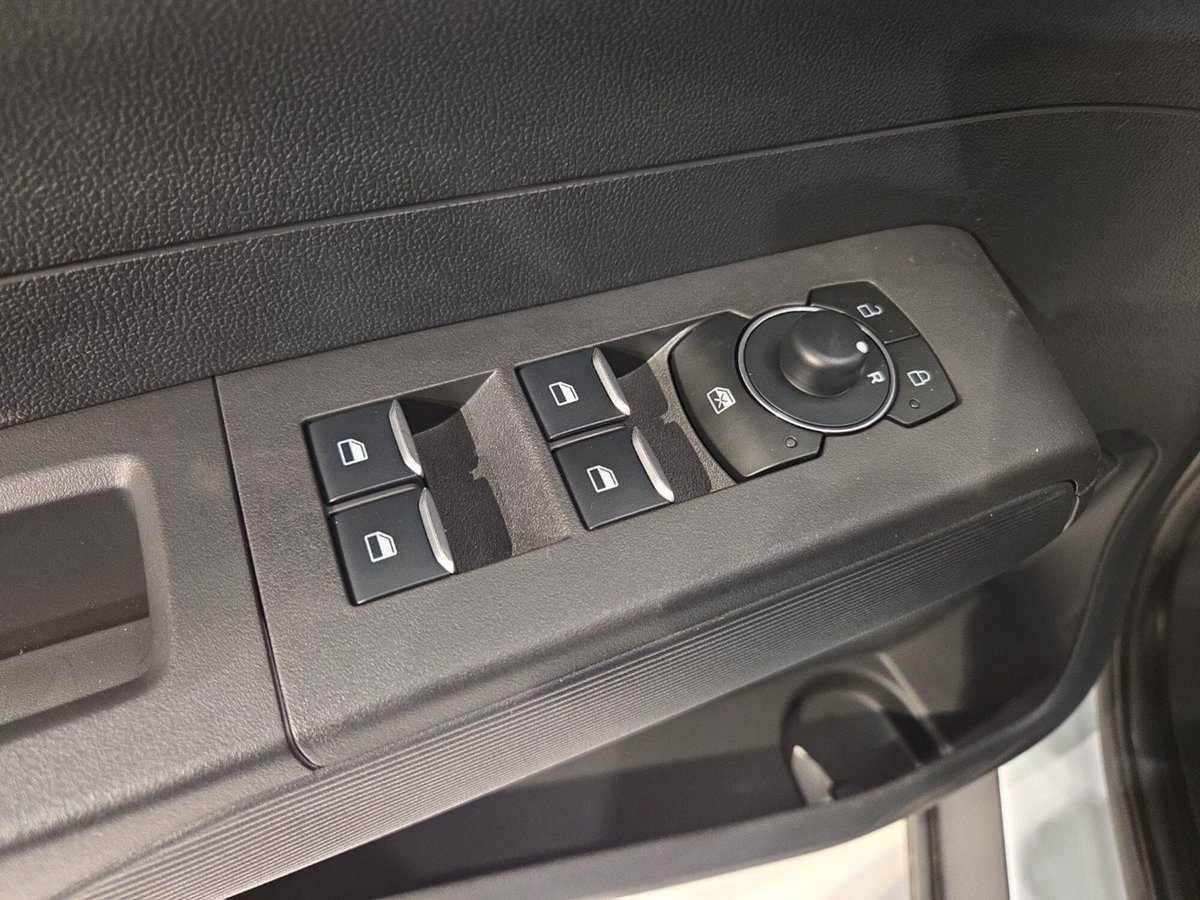 Ford Tourneo Courier 1.0 ecoboost 125cv Titanium powershift (9)