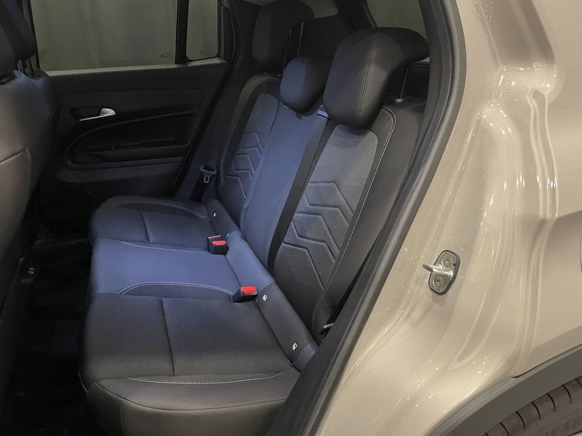 Jeep Avenger 1.2 turbo e-hybrid mhev Summit fwd 110cv edct6 (10)