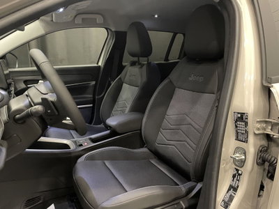 Jeep Avenger 1.2 turbo e-hybrid mhev Summit fwd 110cv edct6 (9)