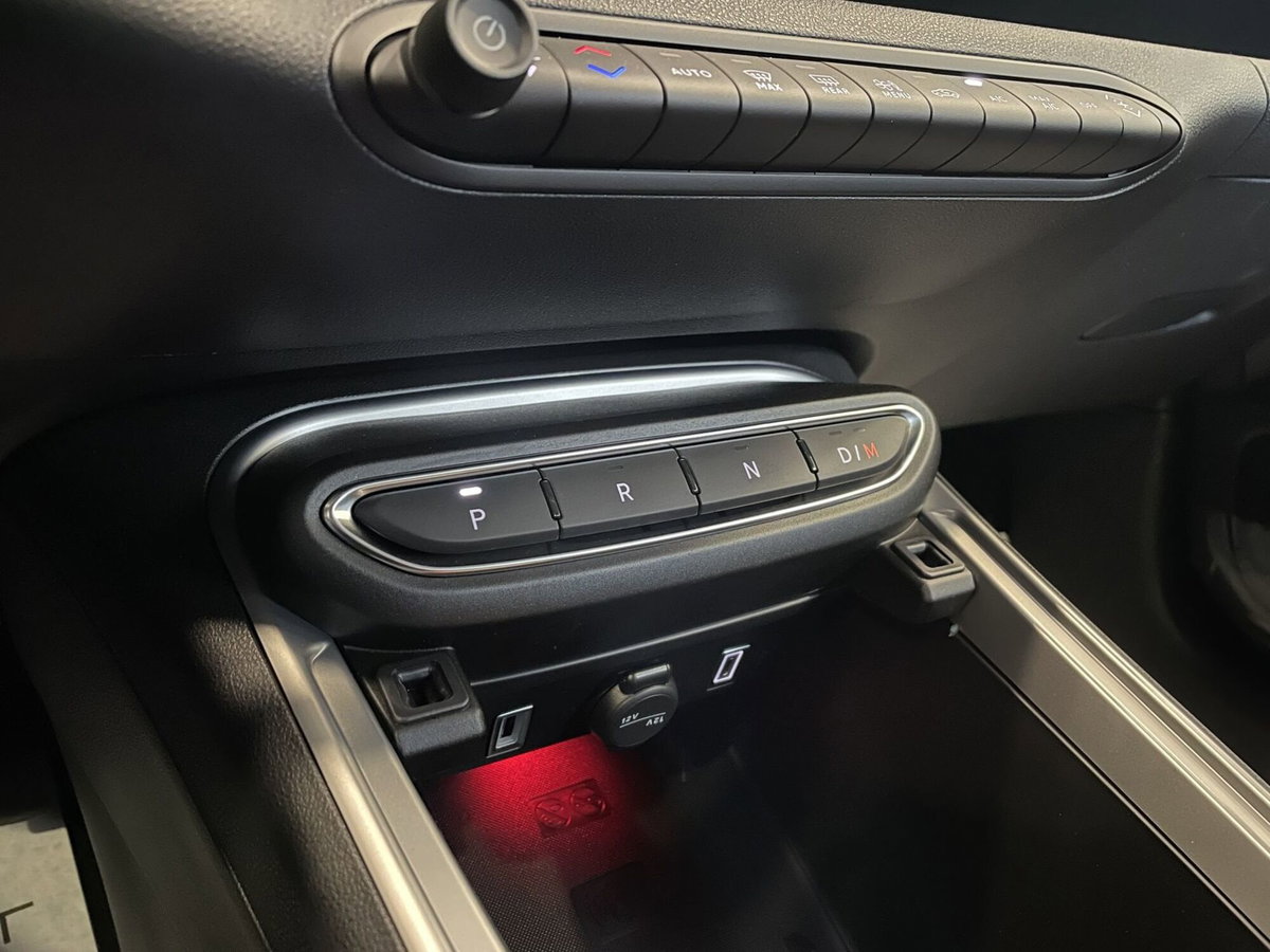 Jeep Avenger 1.2 turbo e-hybrid mhev Summit fwd 110cv edct6 (13)