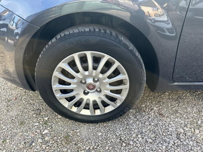Fiat Punto 1.2 8V 5 porte Street (8)