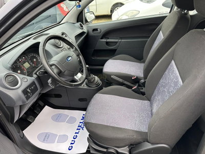 Ford Fiesta 1.4 TDCi 3p. Ghia (10)