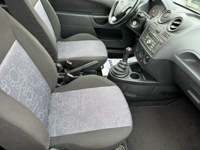 Ford Fiesta 1.4 TDCi 3p. Ghia (14)