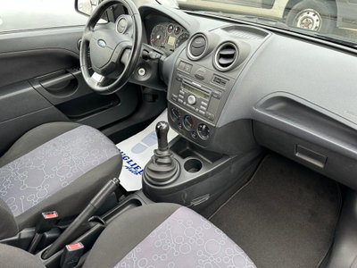 Ford Fiesta 1.4 TDCi 3p. Ghia (15)