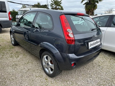 Ford Fiesta 1.4 TDCi 3p. Ghia (6)