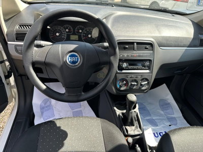 Fiat Grande Punto 1.3 MJT 75 CV 3 porte (12)