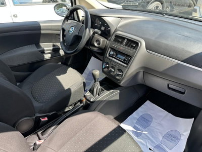 Fiat Grande Punto 1.3 MJT 75 CV 3 porte (14)